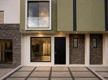 Casa · 132m² · 3 Recámaras · 2 Estacionamientos · Casa Premium a 5 Minutos de Altozano