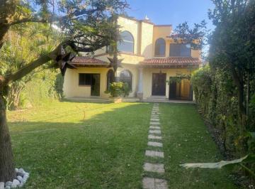 Casa de 3 habitaciones, Cuernavaca · Casa con 3 Recámaras y 368 m² de Terreno en Venta, Lomas de Cortes