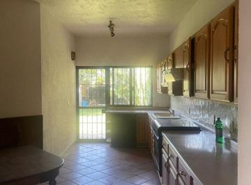 Casa de 3 habitaciones, Cuernavaca · Casa con 3 Recámaras y 368 m² de Terreno en Venta, Lomas de Cortes