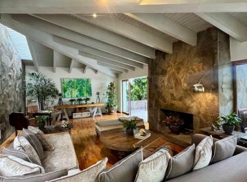 Casa de 4 habitaciones, Cuajimalpa de Morelos · Casa con 800 m² de Superficie de Terreno, 4 Recámaras en Venta en Bosques de Las Lomas