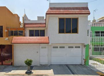 Casa de 4 habitaciones, Gustavo A. Madero · Casa con 160 m² de Terreno y 4 Recámaras en Venta en Gustavo A. Madero