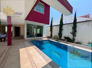 Casa · 3 Recámaras · 4 Estacionamientos · Casa - Playas del Conchal