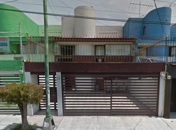 Casa en Venta de 4 habitaciones  · Casa con 175 m² de Superficie de Terreno y 4 Habitaciones en Venta en Tlalpan