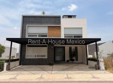 Casa de 3 habitaciones, Huimilpan · Se Renta Amplia Casa Amueblada en Cumbres del Cimatario 3 Recamaras Sala Tv Sotano