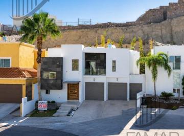 Casa · 284m² · 4 Recámaras · 2 Estacionamientos · Casa en Venta Fraccionamiento Las Canteras