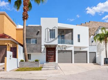 Casa · 284m² · 4 Recámaras · 2 Estacionamientos · Casa en Venta Fraccionamiento Las Canteras