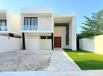 Casa de 4 habitaciones, Mérida · Casa en Venta en Privada Club de Golf Al Norte de Merida
