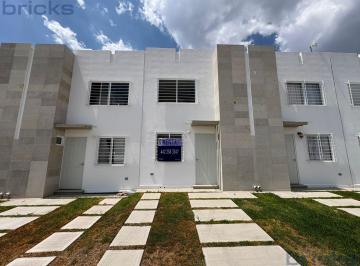 Casa · 76m² · 2 Recámaras · 2 Estacionamientos · Casa en Renta de 2 Recámaras en Privada | Cerca de Parques Industriales y Aeropuerto Querétaro