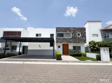 Casa de 3 habitaciones, Querétaro · Casa con 458 m² Superficie de Terreno, 3 Recámaras en Venta en Jurica