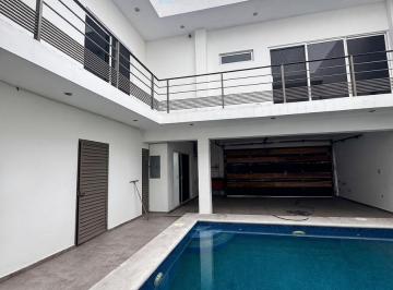 Casa · 210m² · 4 Recámaras · 2 Estacionamientos · Casa con Alberca en Renta, Acacia Residencial Guadalupe Nl