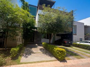 Casa de 4 habitaciones, Zapopan · Hermosa Residencia en Venta en Exclusivo Coto Villa La Cima