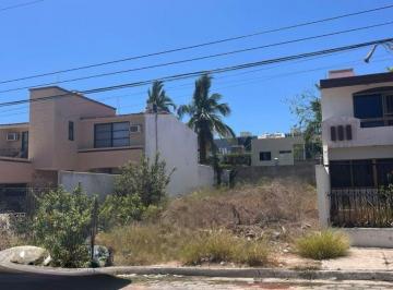 Terreno / Lote Venta 300m²  · Lote en Venta en Calle Sierra Nevada Lomas de Mazatlán