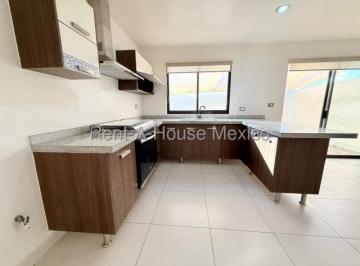 Casa en condominio de 3 habitaciones, El Marqués · Casa en Renta en Zibatá | 3 Recámaras, Estudio y Amenidades