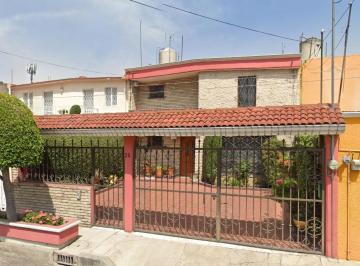 Casa de 3 habitaciones, Azcapotzalco · Casa con 180 m² Superficie de Terreno, 3 Recámaras en Venta en Azcapotzalco