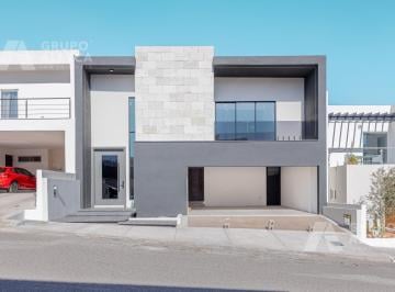 Casa · 310m² · 4 Recámaras · 2 Estacionamientos · Casa Bosques del Valle