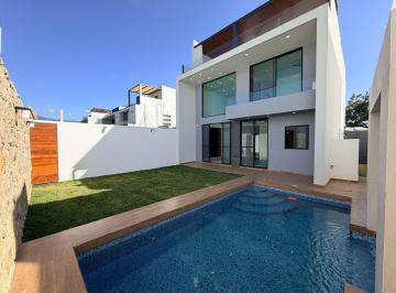Casa · 176m² · 3 Recámaras · 2 Estacionamientos · Casa Nueva en Venta con Alberca en Tlayacapan Morelos