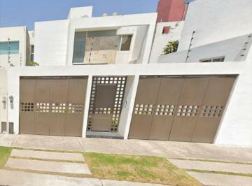 Casa de 3 habitaciones, San Luis Potosí · Casa en Venta, Colonia Villa Magna, por Remate, Excelente Oportunidad