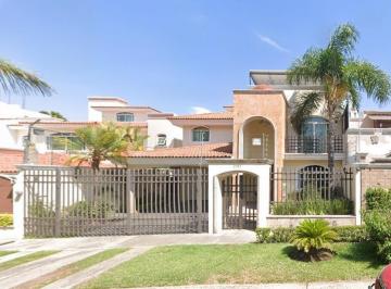 Casa en Venta de 4 habitaciones Fraccionamiento Bugambilias · Casa con 390 m² Superficie de Terreno y 4 Habitaciones en Venta en Zapopan Jalisco