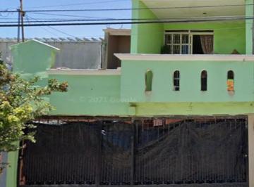 Casa de 4 habitaciones, Aguascalientes · Venta de Casa en Enrique C Repsamen Versalles 2da Seccion Aguascalientes