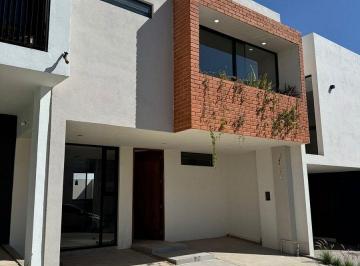 515f9fdddebcbea8d6f820d9ab1204cc91db18cef259721e4b865633b1c5cec6 · Casa en Condominio en Venta Capital Norte