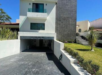 eb5a97efb20368576ebd9c85cb9247f186bc3506d740f3bb7fc71d8ae4591145 · Casa en Venta en Valle Real, Zapopan