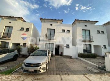 Casa Renta de 3 habitaciones · Casa en Renta San Isidro