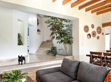 Casa · 410m² · 3 Recámaras · 4 Estacionamientos · Casa en Venta en Residencial Vista Real