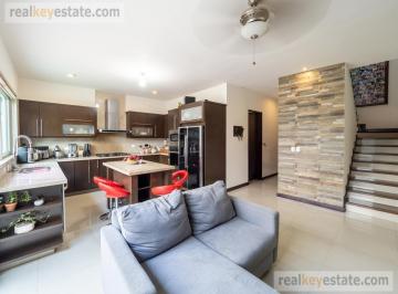 Casa · 337m² · 3 Recámaras · 2 Estacionamientos · Casa en Venta en Carolco, Monterrey, Nuevo León.