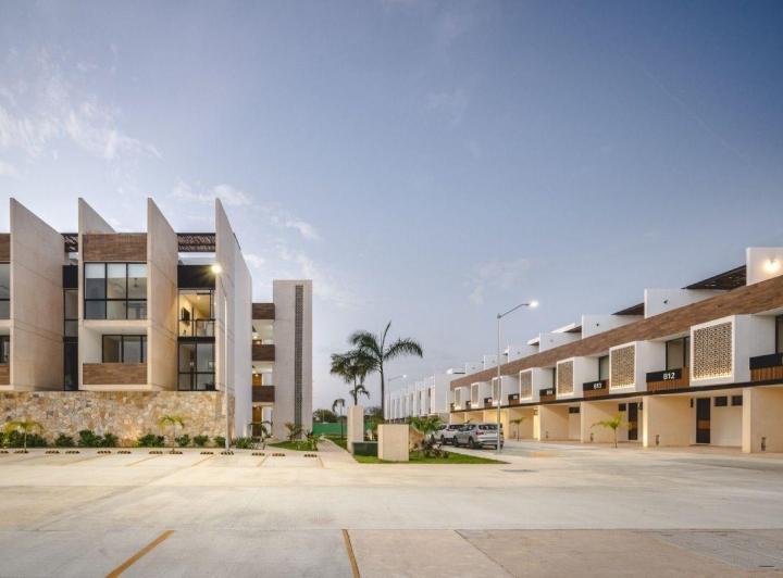 Desarrollo horizontal/vertical , Mérida · Departamentos y Townhouses Vive Como en Hotel de Lujo Listo en Norte de Mérida