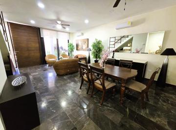 Casa · 193m² · 3 Recámaras · 3 Estacionamientos · Preciosa Casa Amueblada en Privada Altozano