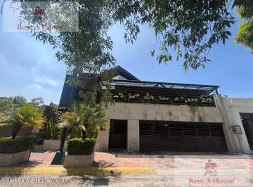 Casa · 730m² · 4 Recámaras · 3 Estacionamientos · Casa en Venta en Huixquilucan, Bosques de La Herradura Gis 24 - 1949