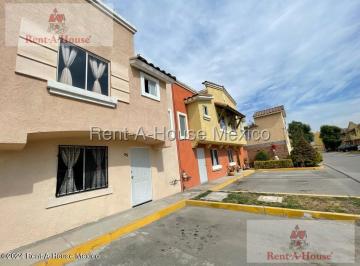 Casa · 77m² · 3 Recámaras · 2 Estacionamientos · Casa en Real del Cid