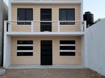 Casa · 240m² · 3 Recámaras · 2 Estacionamientos · Casa Modelo Pickos California en Chicxulub Puerto Cerca del Mar