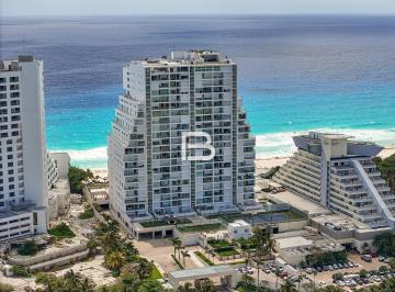 Departamento · 800m² · 4 Recámaras · 2 Estacionamientos · Penthouse en Venta con Vistas Al Mar en Emerald Tower Cancun