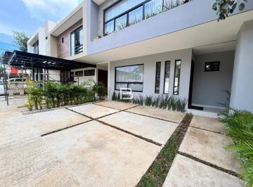 Casa · 250m² · 4 Recámaras · 2 Estacionamientos · Casa en Venta en Residencial Arbolada Cancun