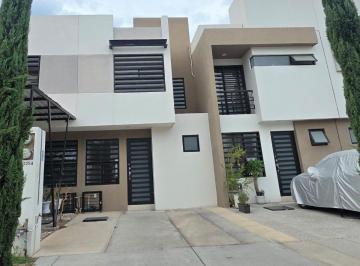Casa de 3 habitaciones, León · Casa Renta Jardines de Versalles