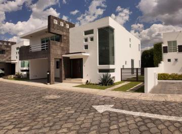 Casa de 3 habitaciones, Metepec · Casa en Renta en Residencial en Metepec Zona Exclusiva