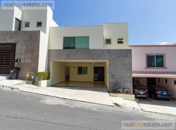 Casa · 3 Recámaras · 2 Estacionamientos · Casa en Renta en Lomas del Vergel, Monterrey, Nuevo León.