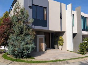 Casa en condominio · 178m² · 3 Recámaras · 2 Estacionamientos · La Casa Que Tu Familia Merece: 3 Recámaras, Roof Garden, Acabados de Lujo, Paneles y Calentador Sola