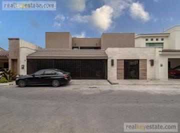 Casa · 714m² · 3 Recámaras · 3 Estacionamientos · Casa en Venta en Sierra Alta, Monterrey Nuevo León