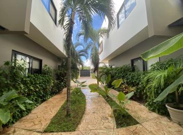 Casa · 250m² · 3 Recámaras · 2 Estacionamientos · Venta Casa Colosio Cerca del Aeropuerto Privada Lolka Cancún