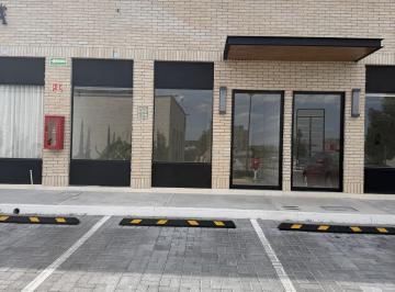 Local comercial · 48m² · 20 Estacionamientos · Local Comercial en Renta en La Vista, Green Town