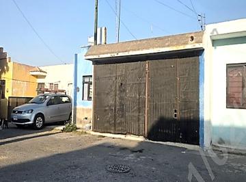 Casa de 2 habitaciones, San Pedro Tlaquepaque · Casa de 60 m² de Terreno con 2 Recámaras en Venta, San Martin de Las Flores