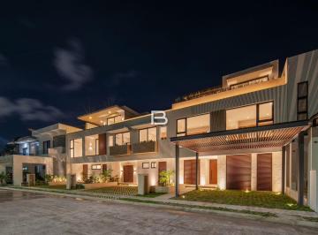 Casa · 310m² · 4 Recámaras · 2 Estacionamientos · Casa en Residencial Río
