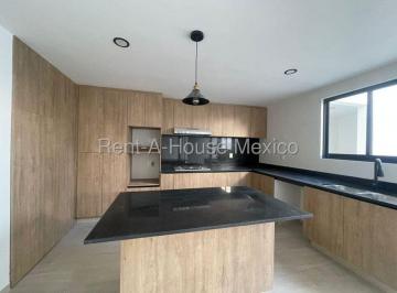 Casa de 4 habitaciones, Corregidora · Casa en Venta en Cañadas del Arroyo | 3 Recámaras y Roof Garden Rah2586