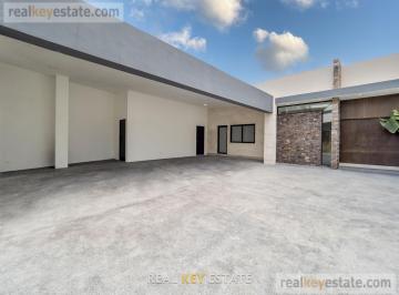 Casa · 1101m² · 4 Recámaras · 4 Estacionamientos · Casa en Venta en Sierra Alta, Monterrey, Nuevo León.