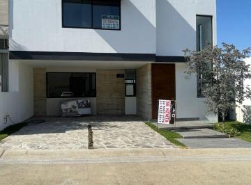 Casa en condominio de 4 habitaciones, Zapopan · Renta Casa en Exclusivo Coto en "Valle Imperial"