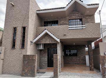 Casa · 250m² · 3 Recámaras · 2 Estacionamientos · Casa en Renta en Colonia Anáhuac, San Nicolás de Los Garza