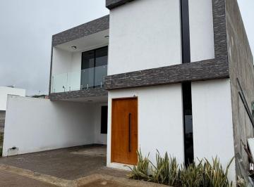 Casa · 180m² · 3 Recámaras · 2 Estacionamientos · Casa en Venta en Cuernavaca