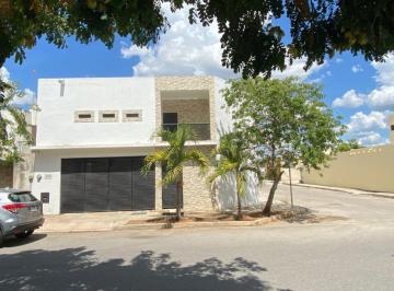 Casa de 5 habitaciones, Mérida · Casa en Renta Opichen Mérida